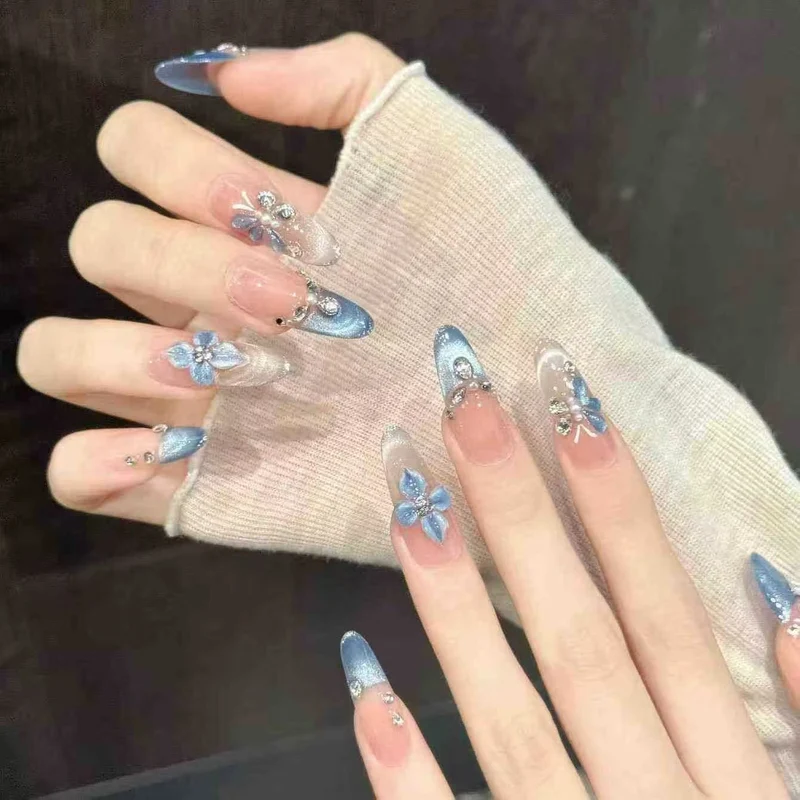 Dekorative Nagelkunst Karnz