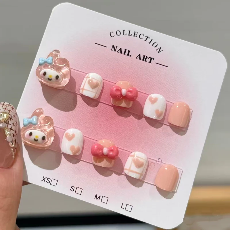 Charmantes Nagelkunst-Set Karnz