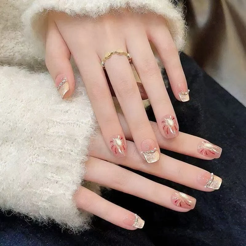 Wunderschön gestaltetes Nagelkunst-Set Karnz