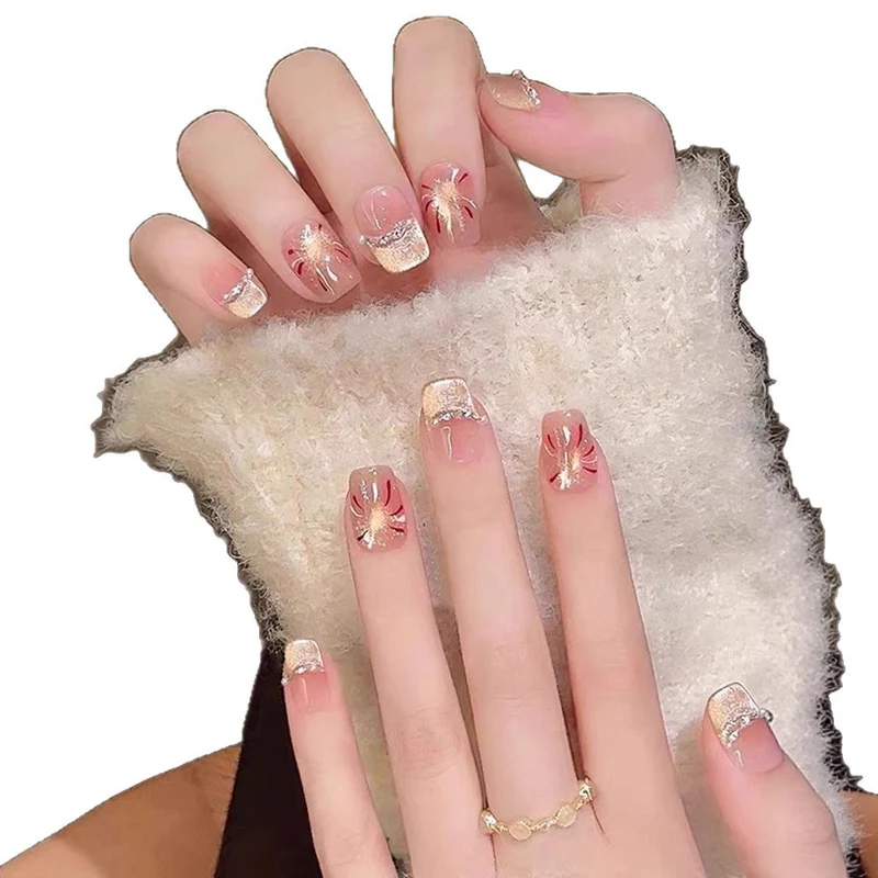 Wunderschön gestaltetes Nagelkunst-Set Karnz