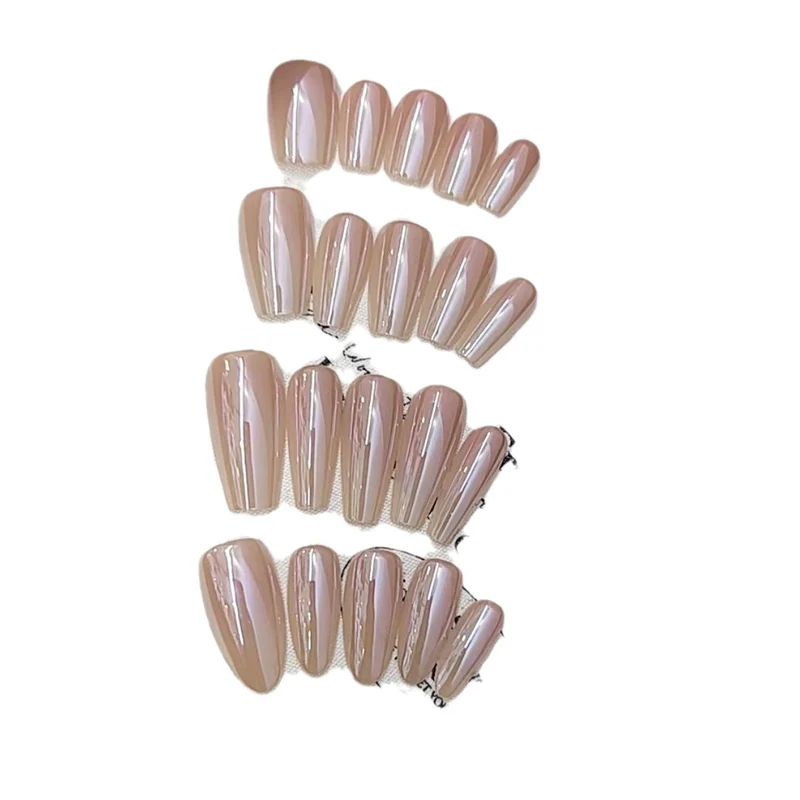 Stylisches Glänzendes Press-On Nagelset Karnz