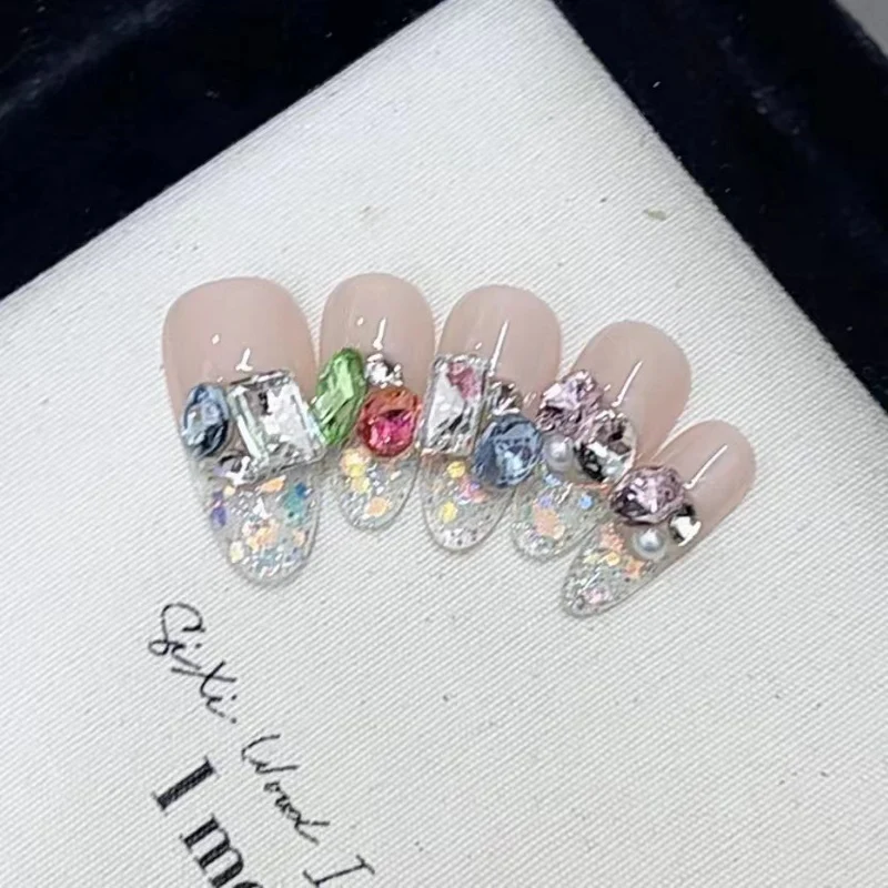 Glitzerndes dekoratives Press-On-Nagelset Karnz