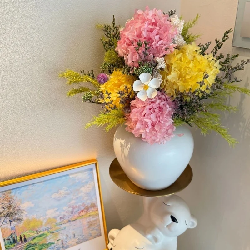 Dekorative Kunstblumenstrauß Anordnung
