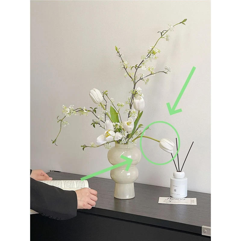 Dekorative künstliche Blumenarrangement