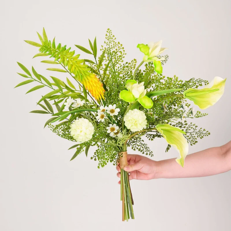 Künstlerische Blumenarrangement