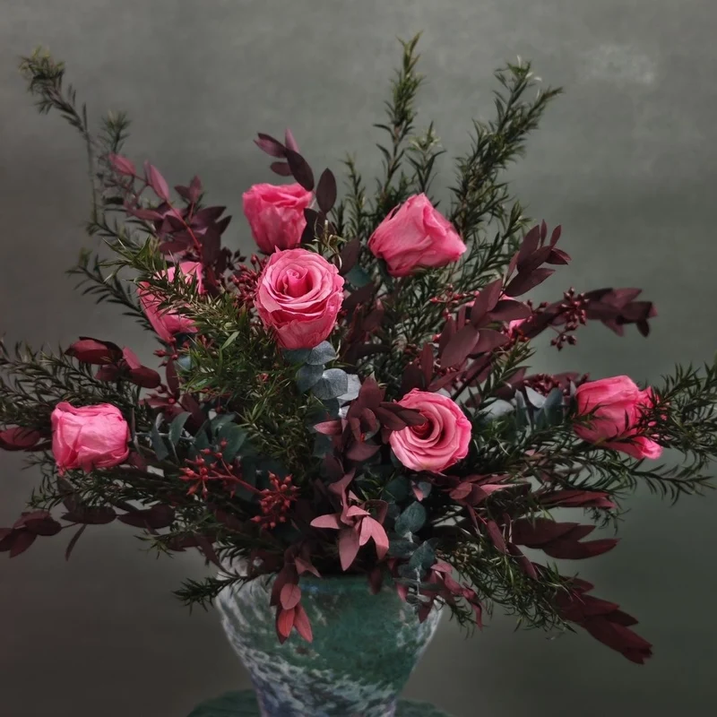 Künstlerischer getrockneter Blumenstrauß Arrangement