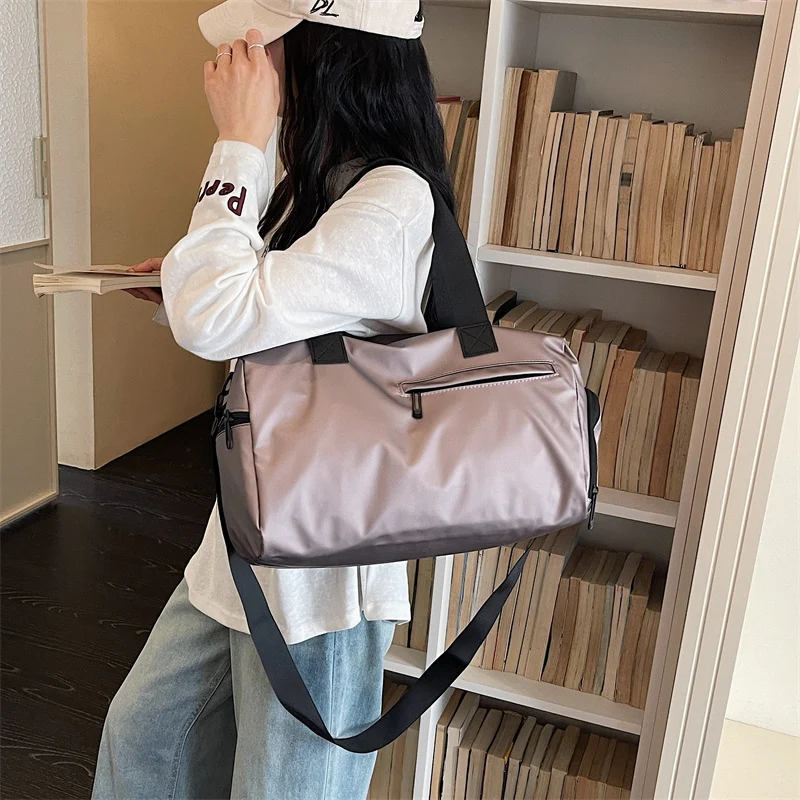 Wasserdichte Sport-Duffle-Tasche mit mehreren Fächern Karnz
