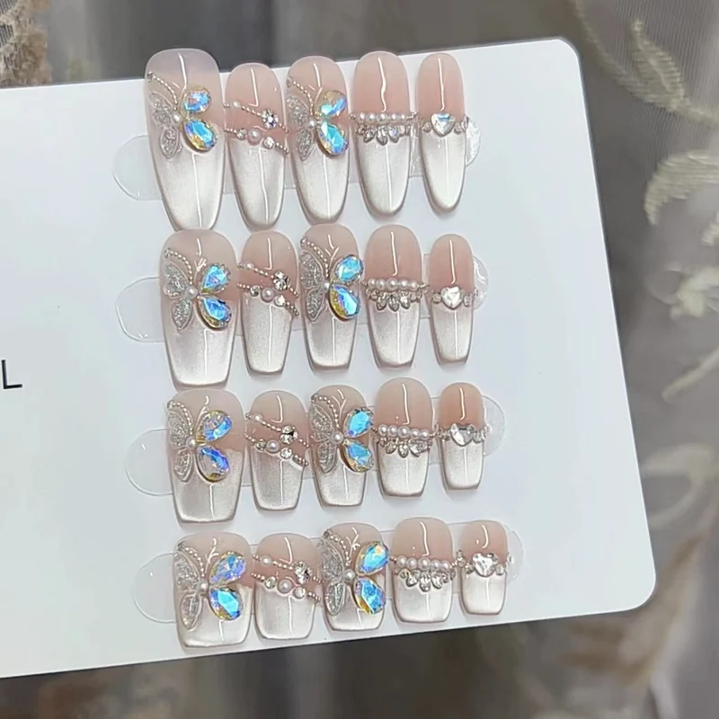 Schmetterlings-verziertes Press-On Nagelkunst-Set Karnz