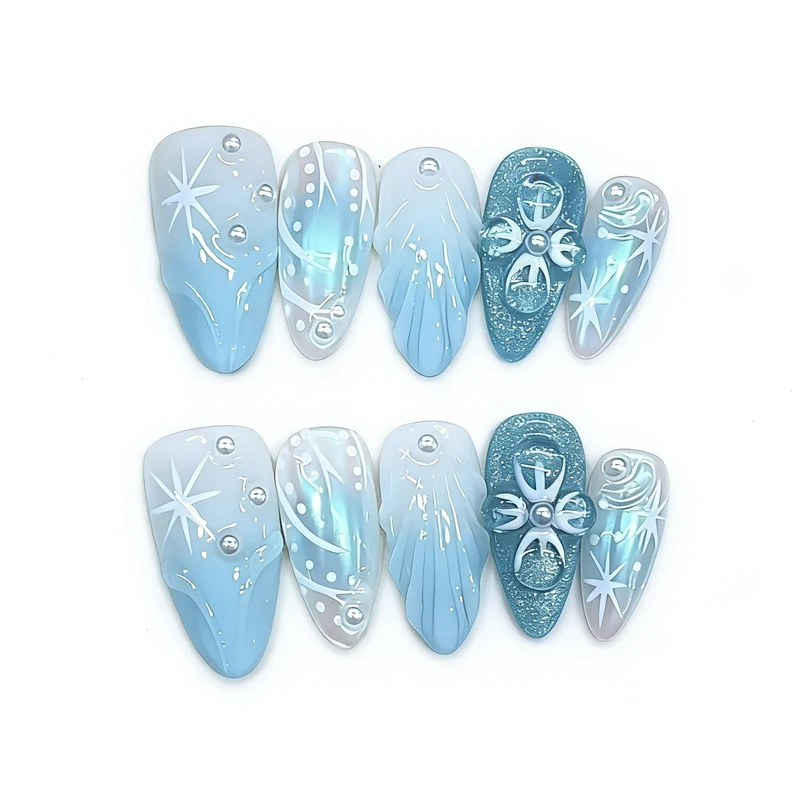 Künstlerisches winterliches Press-On Nail Set Karnz
