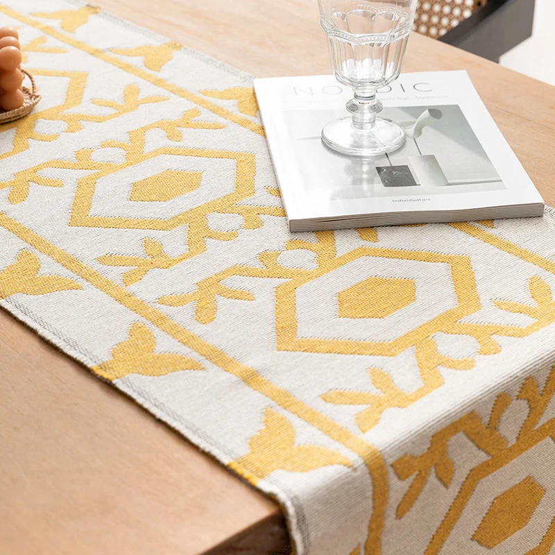 Modern cotton table runner with geometric line jacquard Stornfield