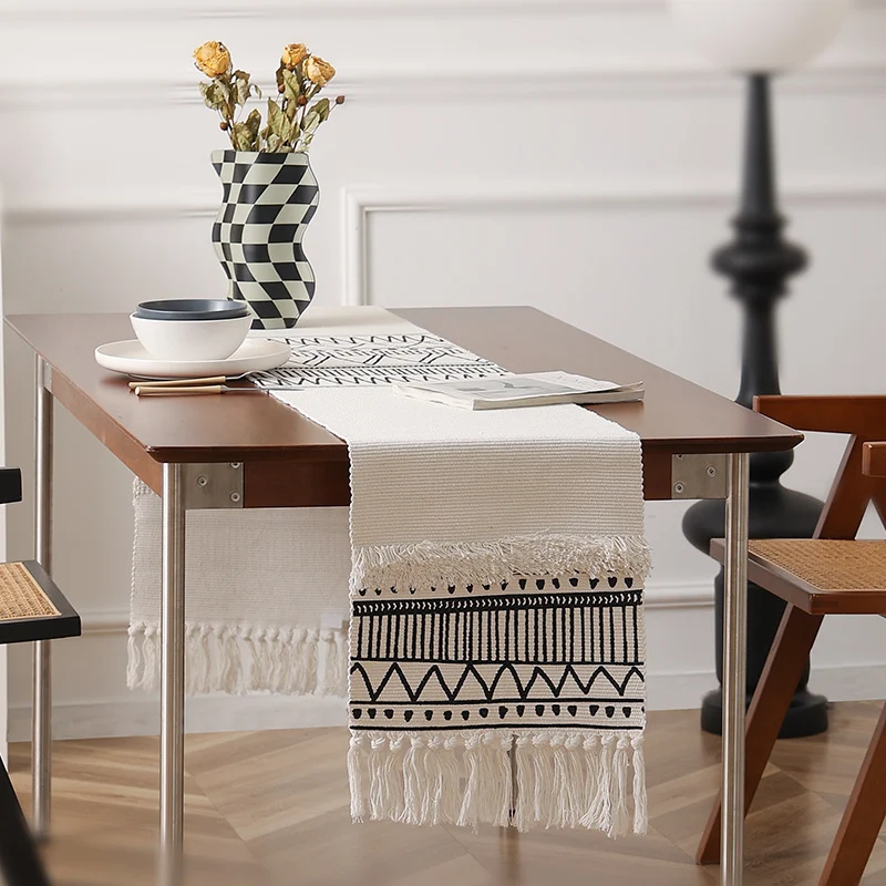 Handwoven cotton table runner Stornfield
