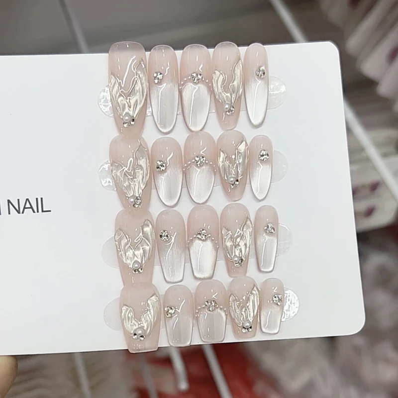Elegantes Texturiertes Press-On Nail Set Karnz