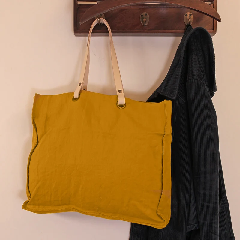 Tasche aus vorgewaschenem Leinen mit Henkel aus echtem Leder