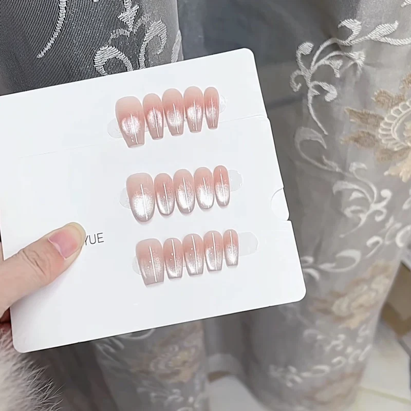 Elegantes Press-On-Nagelset mit Ombré-Design Karnz