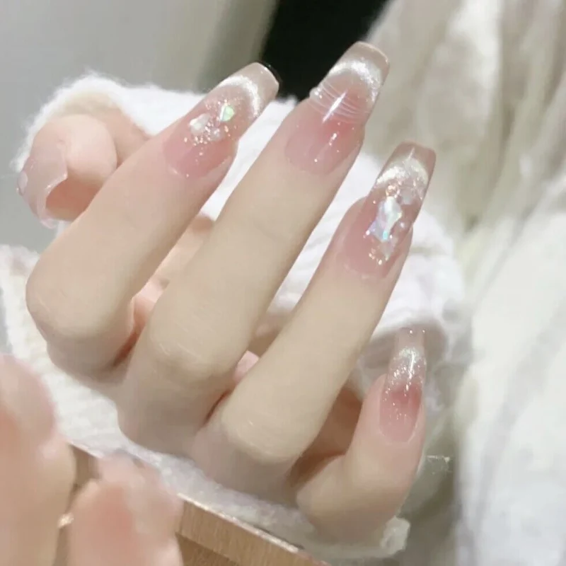 Elegantes Press-On Nagelkunst-Set mit glitzernden Spitzen Karnz