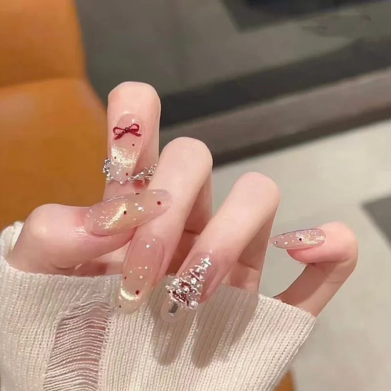 Elegant Glittery Nail Art Stornfield