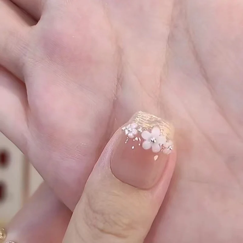 Decorative 3D Floral Press-On Nail Art Stornfield