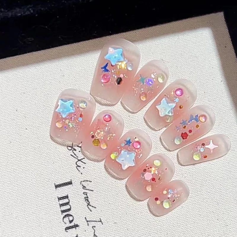 Artistic Star-Embellished Press-On Nail Set Stornfield