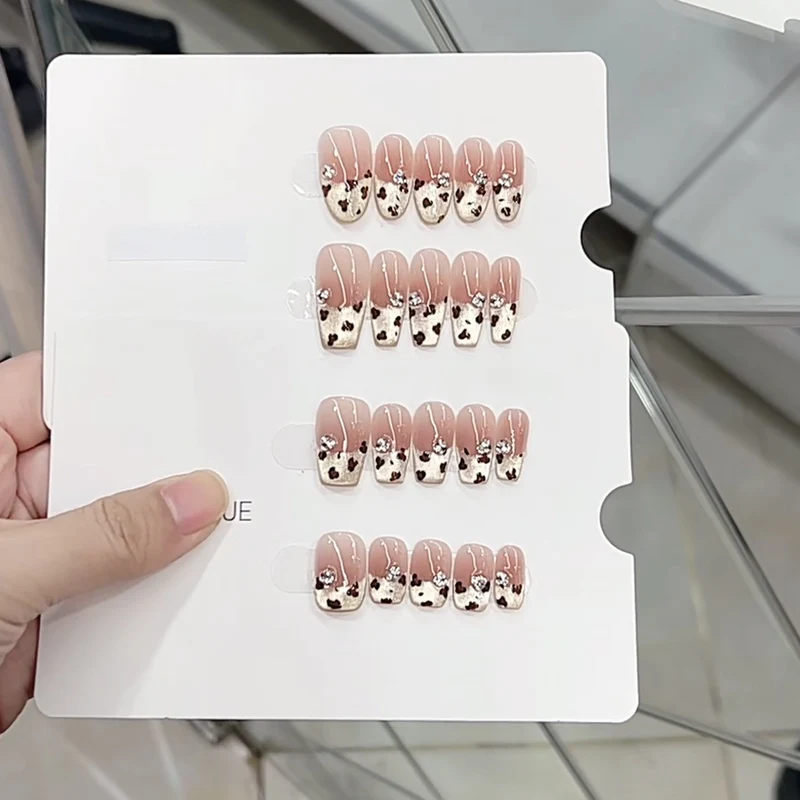 Artistic Rhinestone-Embellished Press-On Nail Set Stornfield