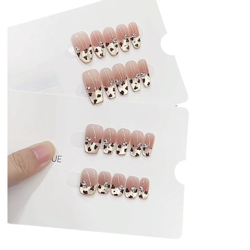 Artistic Rhinestone-Embellished Press-On Nail Set Stornfield