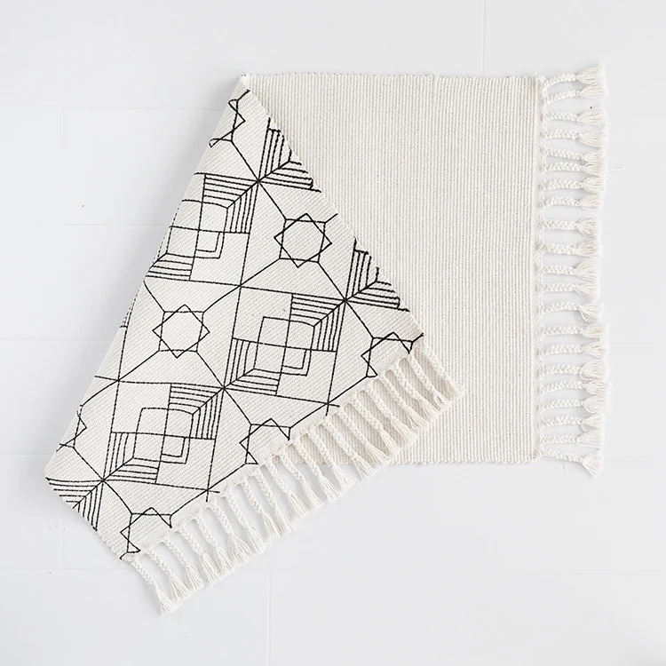 Flat-woven entrance runner made of cotton blend with geometric tile pattern and fringes Stornfield