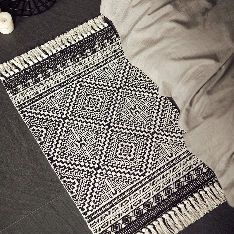 Flat-woven cotton blend runner with ethnic diamond jacquard and fringes Stornfield
