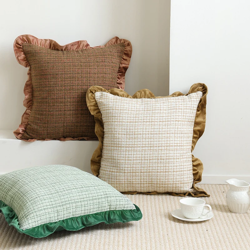 Decorative cushion with woven bouclé structure and velvet ruffled edge Stornfield