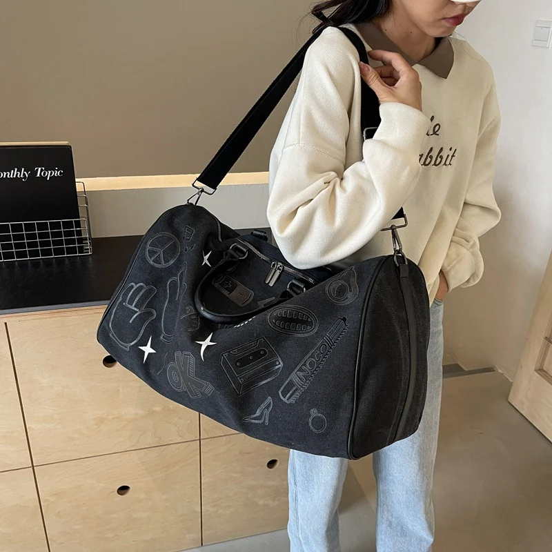 Stylischer illustrierter Canvas-Duffle-Bag Karnz