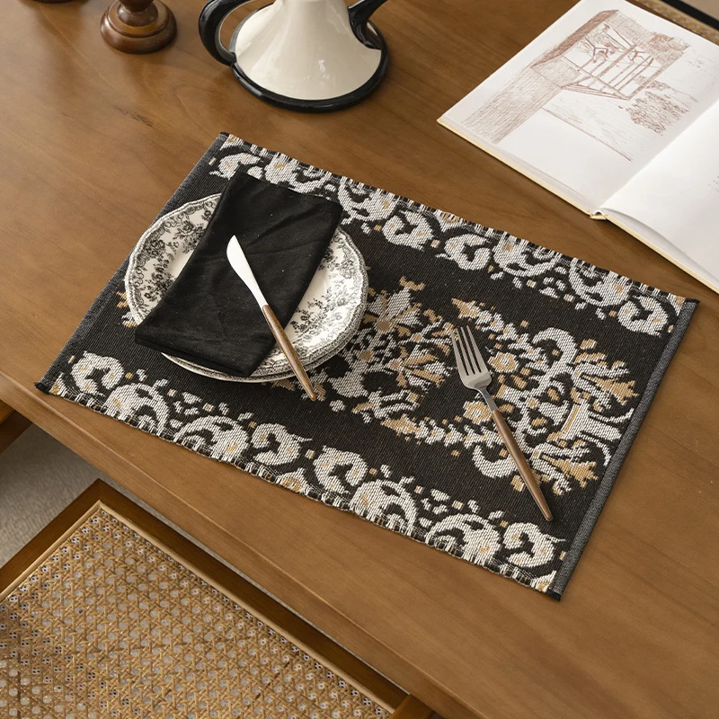Reversible woven rug runner with ornamental jacquard structure Stornfield