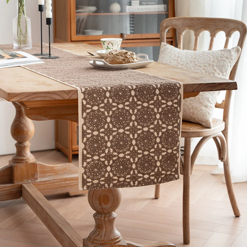 Runner with ornamental medallion jacquard structure and non-slip underside Stornfield