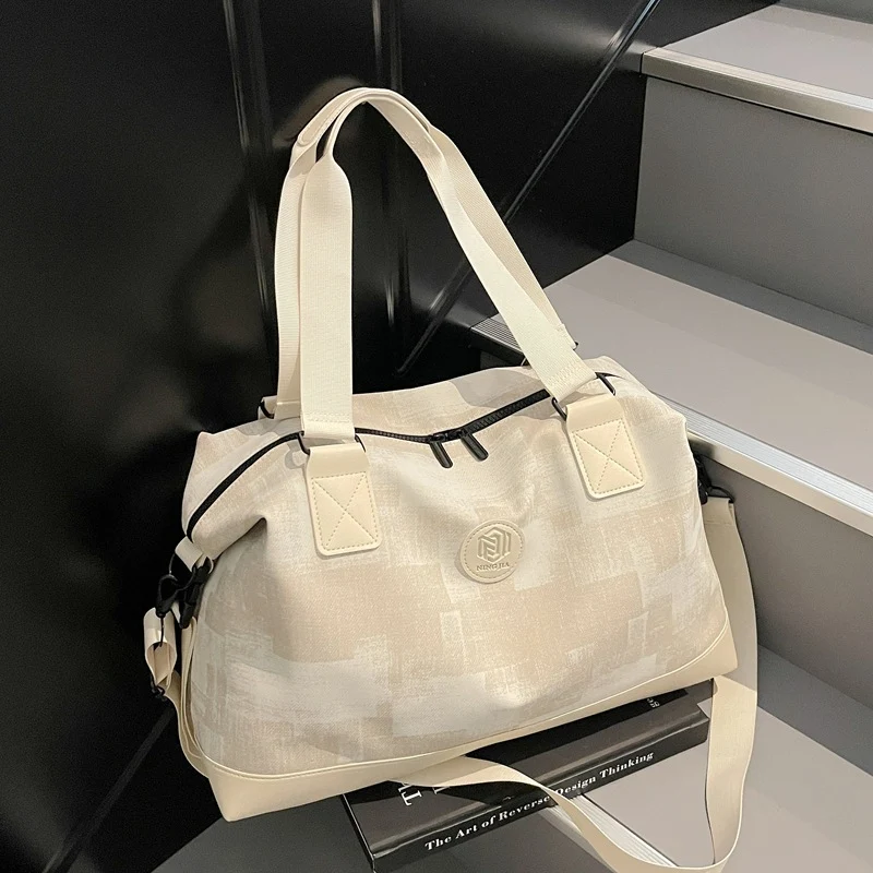 Geräumige multifunktionale Wochenendreisetasche Karnz