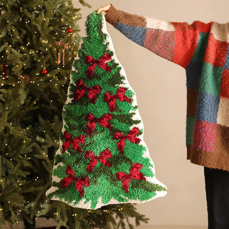 Christmas tree-shaped decorative door and floor rug Stornfield