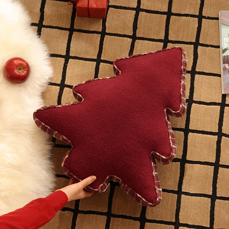 Christmas tree decorative pillow made of plush with decorative piping Stornfield