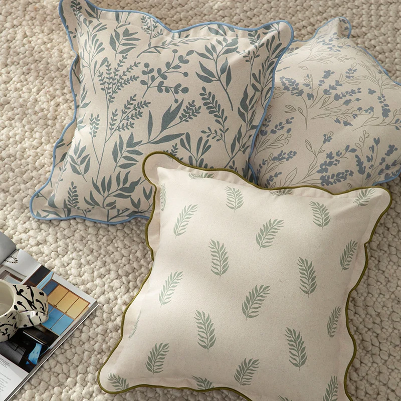 Square decorative cushion cover with wavy edge and botanical print Stornfield