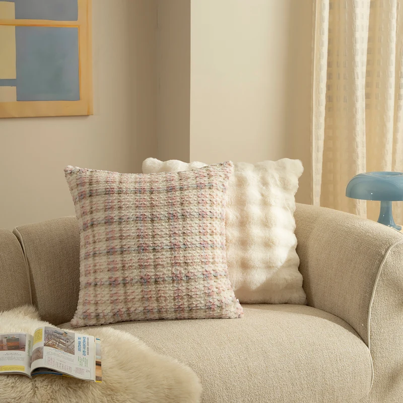 Long lumbar support cushion with patterned bouclé surface and plush trim Stornfield