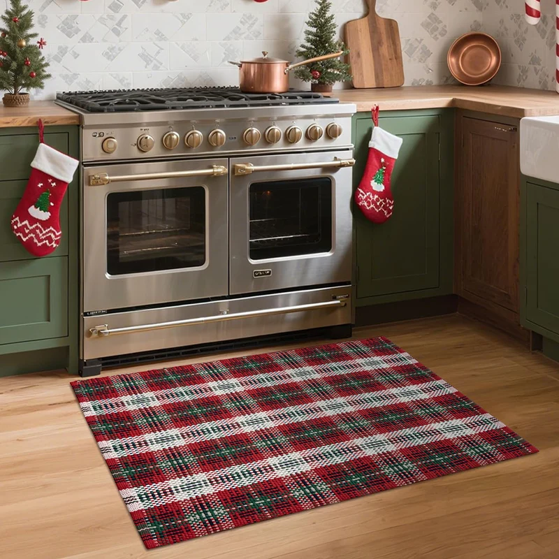 Hand-woven table runner in a traditional check pattern with a sturdy cotton structure Stornfield