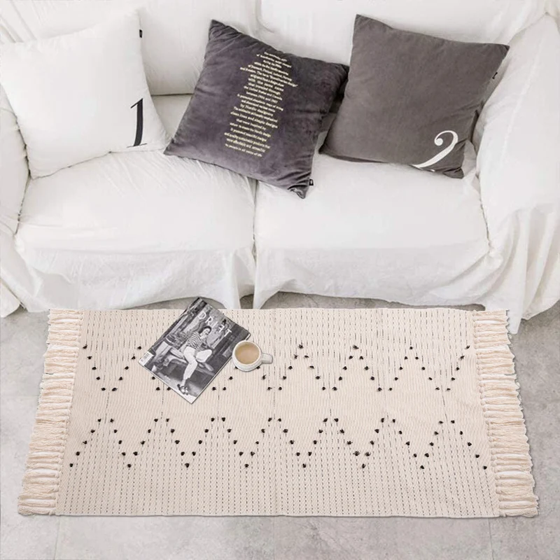 Woven runner rug with fringes and graphic polka dot pattern Stornfield