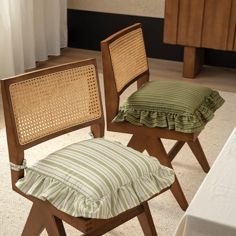Padded chair cushion with ties and frill edge Stornfield