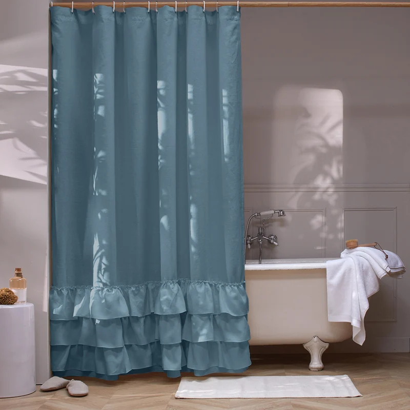 Duschvorhang aus französischem blauem Leinen mit Rüschen