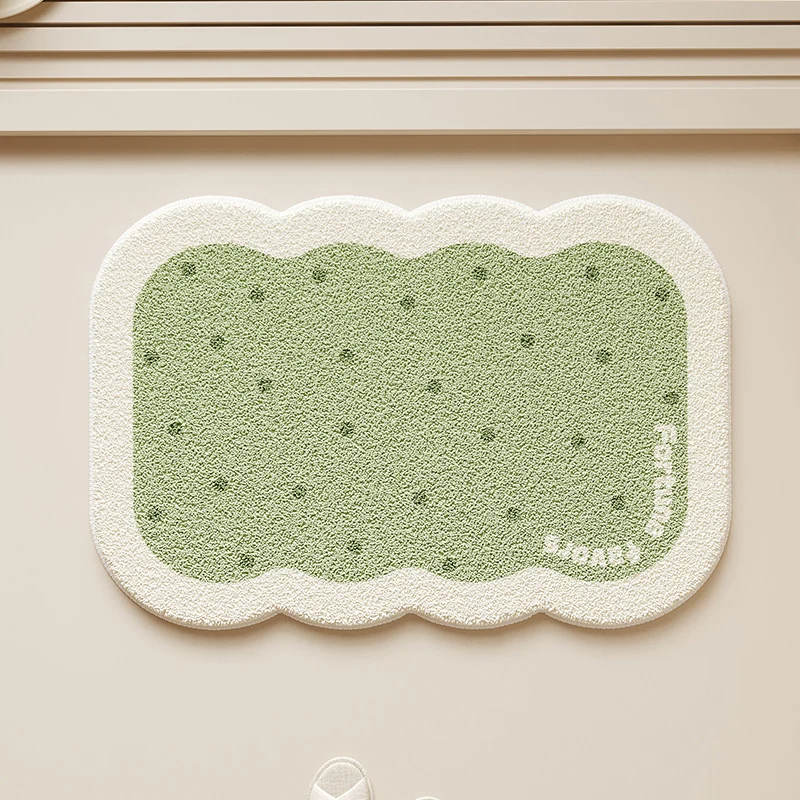 Scalloped-Edge Plush Absorbent Non-Slip Bath Rug with Cookie Motif