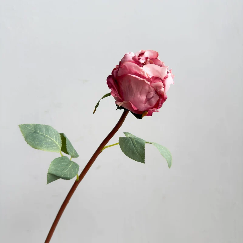 Natural Looking Floral Decor