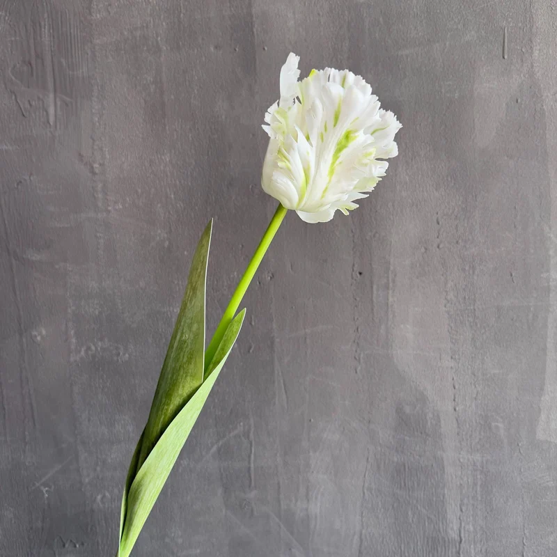 Lifelike Floral Accent