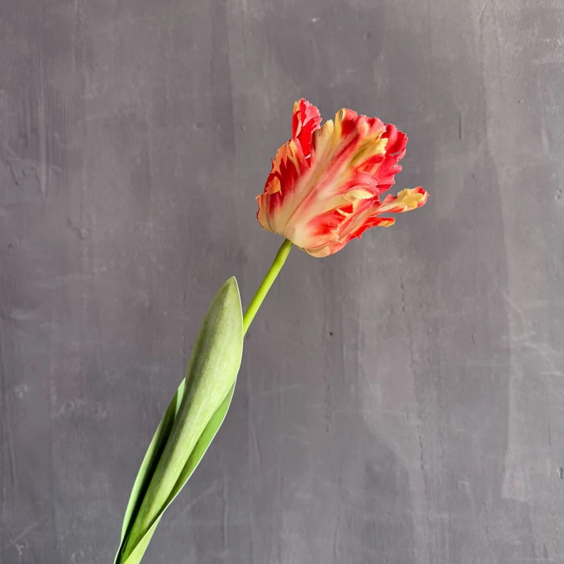 Lifelike Floral Accent