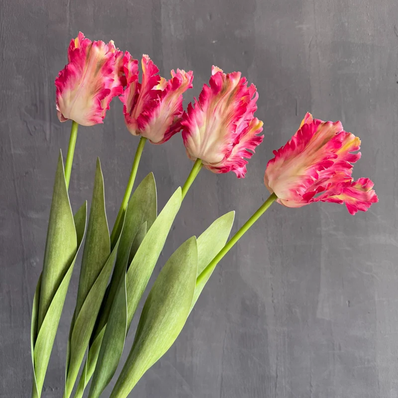 Lifelike Floral Accent