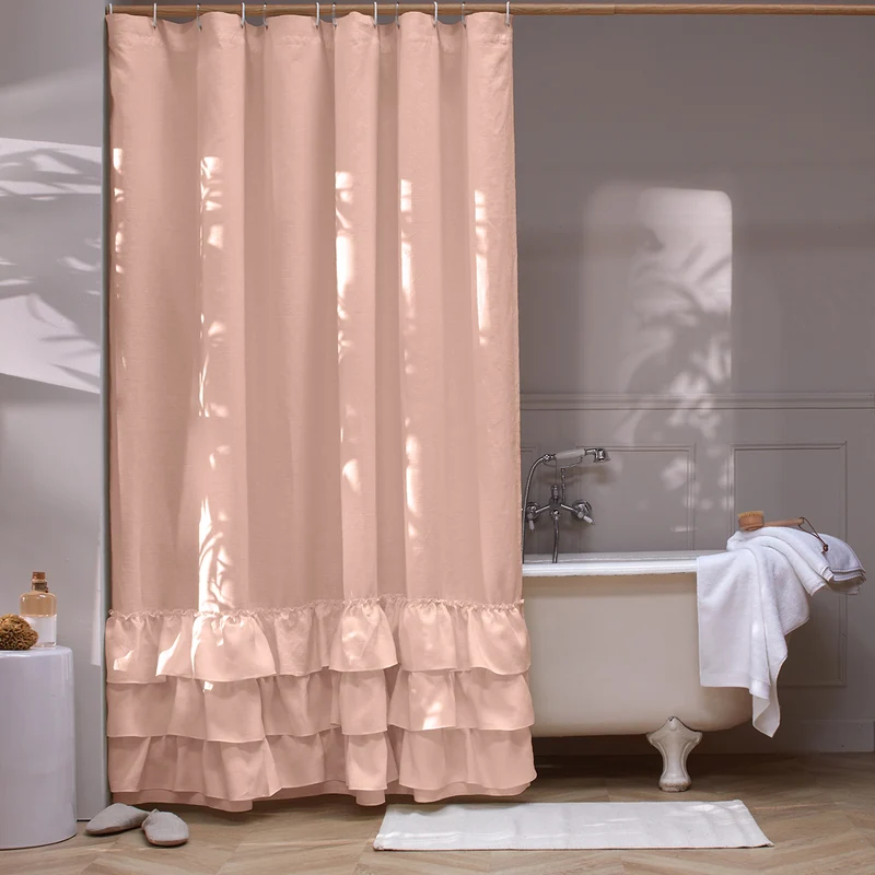 Duschvorhang aus rosa Leinen mit Rüschen