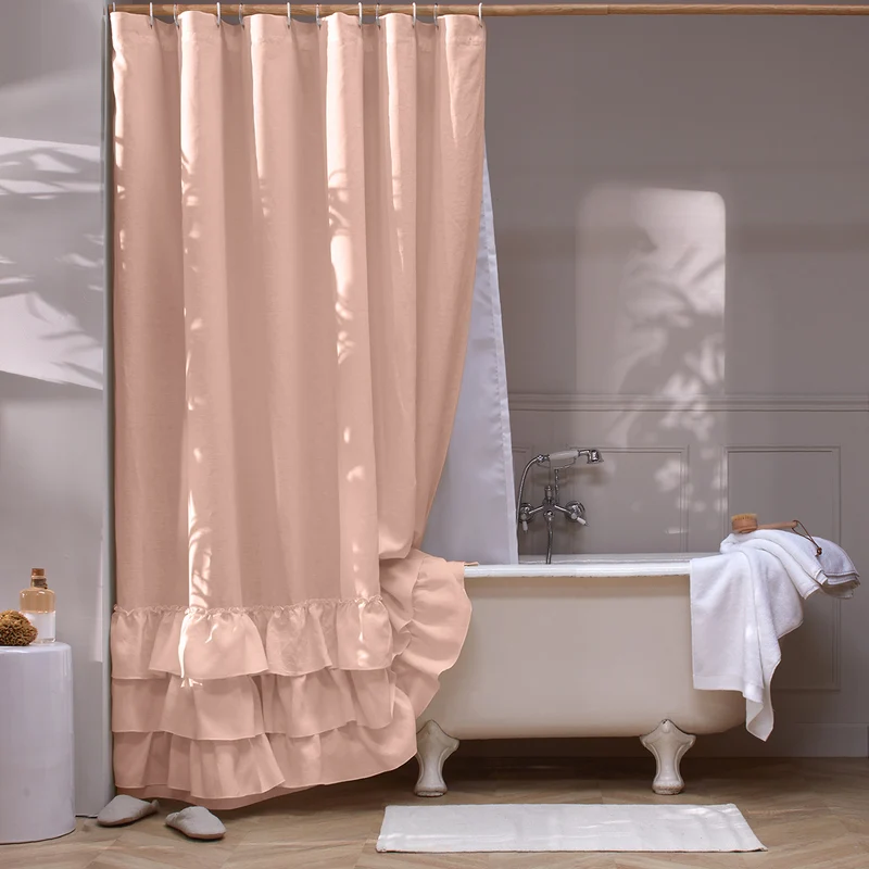 Duschvorhang aus rosa Leinen mit Rüschen