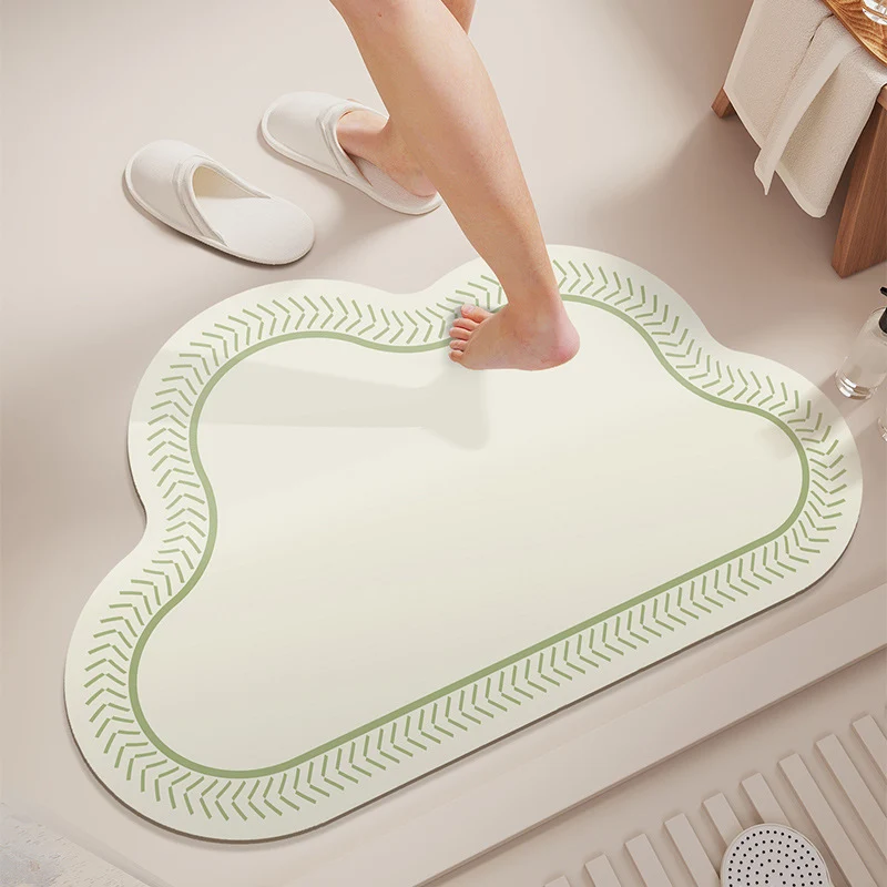 Cloud-Shaped Absorbent Microfiber Bath Mat with Non-Slip Backing and Palm Leaf Print