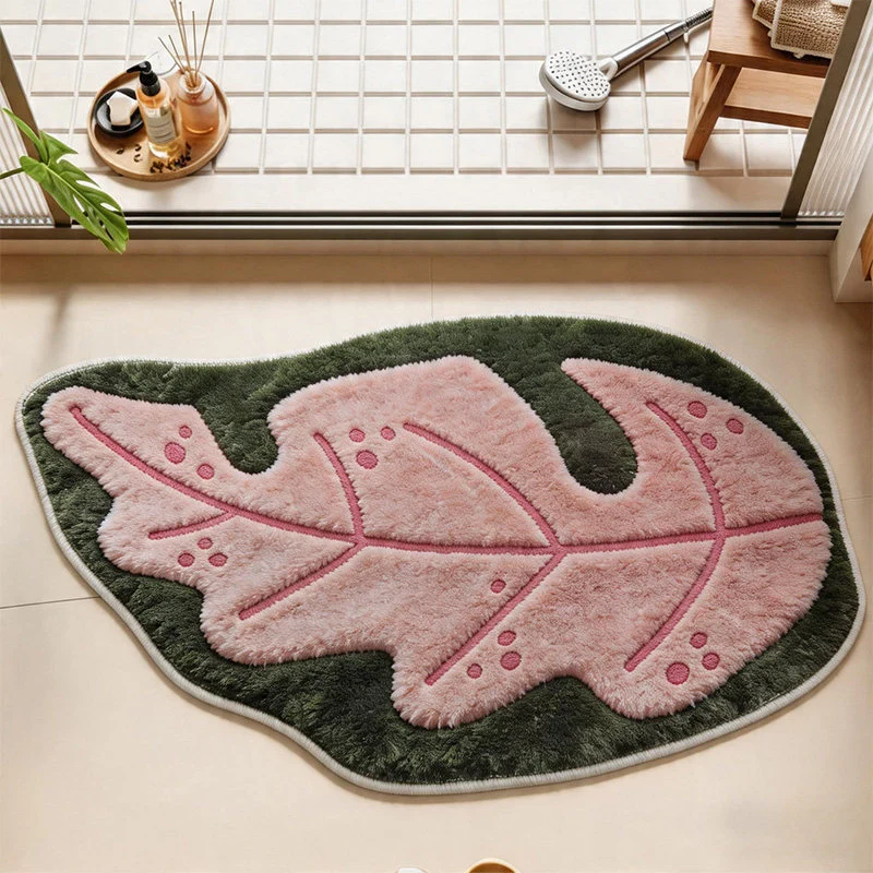 Leaf-Shaped Plush Bath Mat