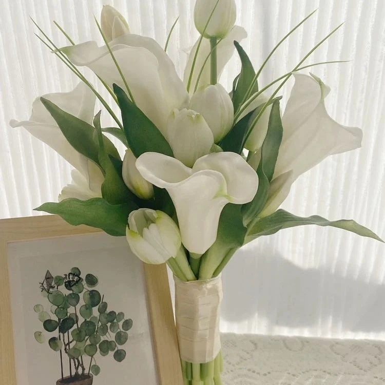 Elegant Floral Bridal Bouquet