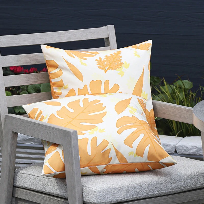 Quadratischer Outdoor-Kissenbezug aus wasserabweisendem Polyester mit tropischem Monstera-Print Karnz